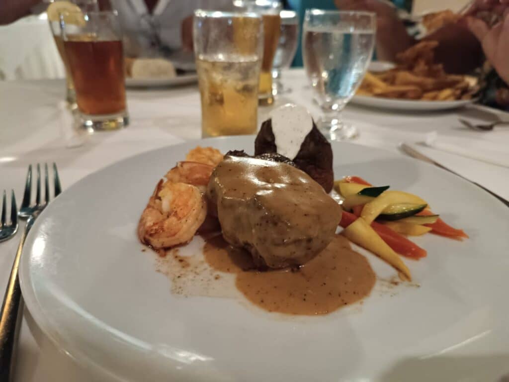 comida barcelo aruba